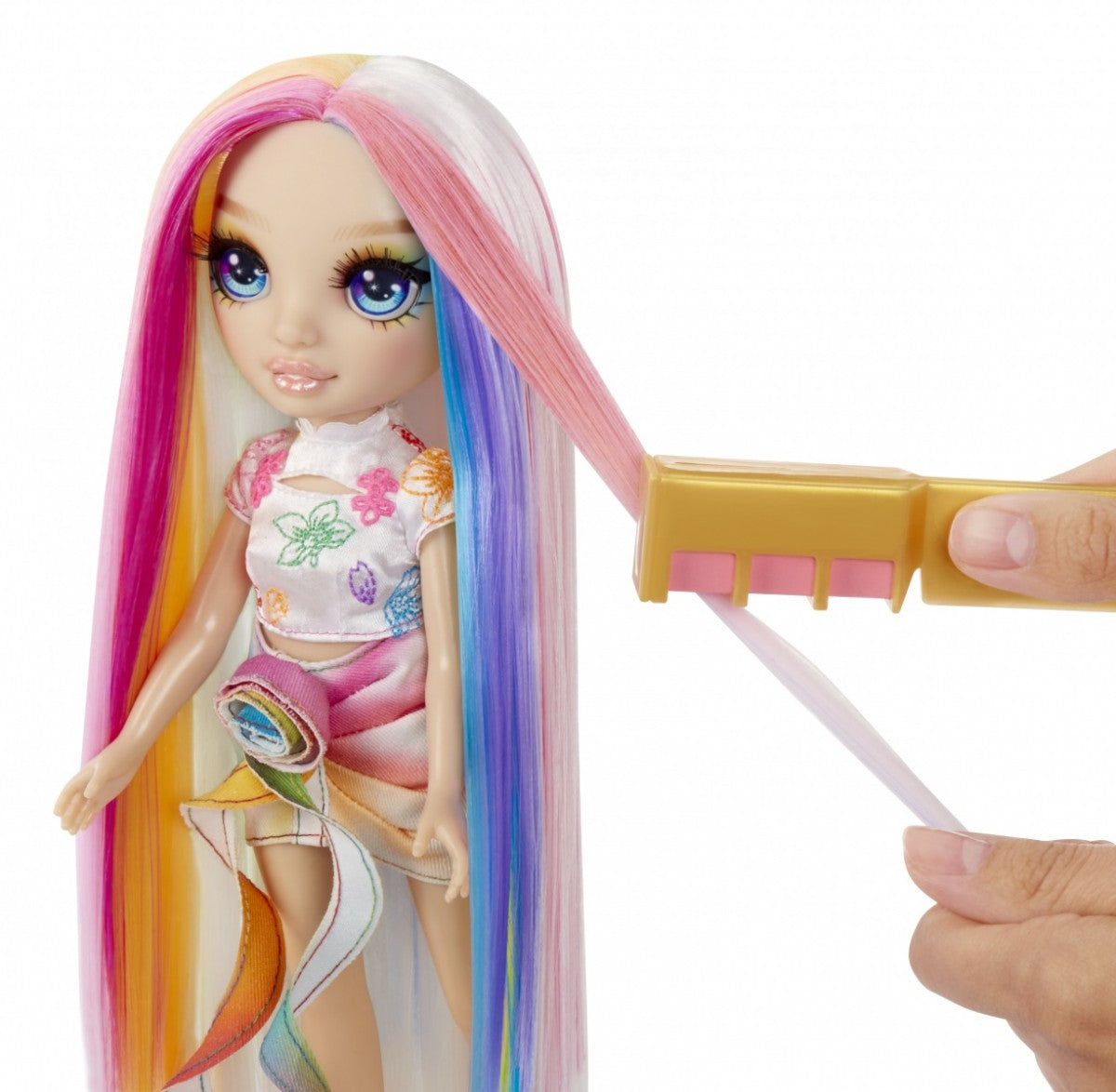 Amaya Rainbow High – stylizacja włosów z użyciem kredy