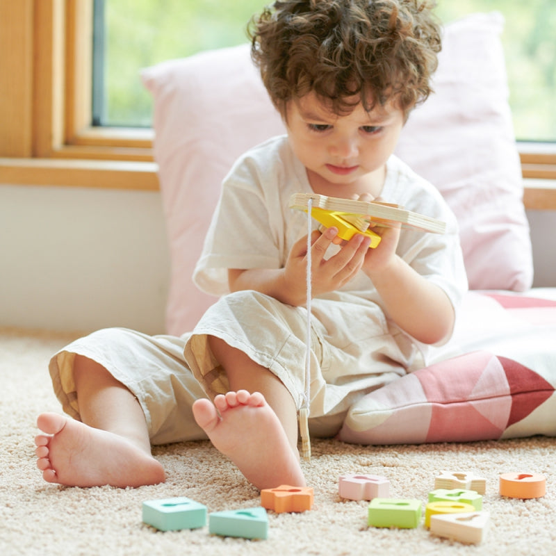 CLASSIC WORLD Drewniana Przeplatanka Klocki do Nawlekania Klucze i Drzwi MONTESSORI 11 el. - zabawki-dla-dziewczynki