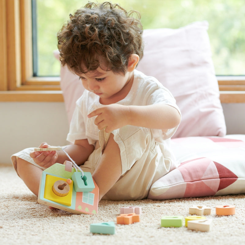 CLASSIC WORLD Drewniana Przeplatanka Klocki do Nawlekania Klucze i Drzwi MONTESSORI 11 el. - zabawki-dla-dziewczynki