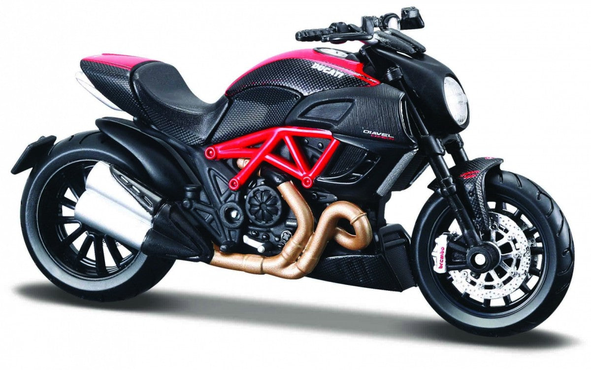 Model metalowy Ducati Diavel Carbon z podstawką 1/18 - zabawki-dla-dziewczynki